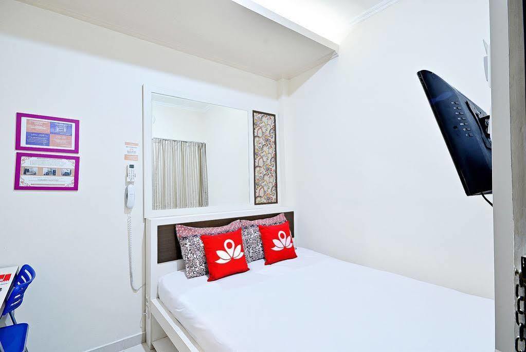 Zen Rooms Cideng Barat Jacarta Exterior foto