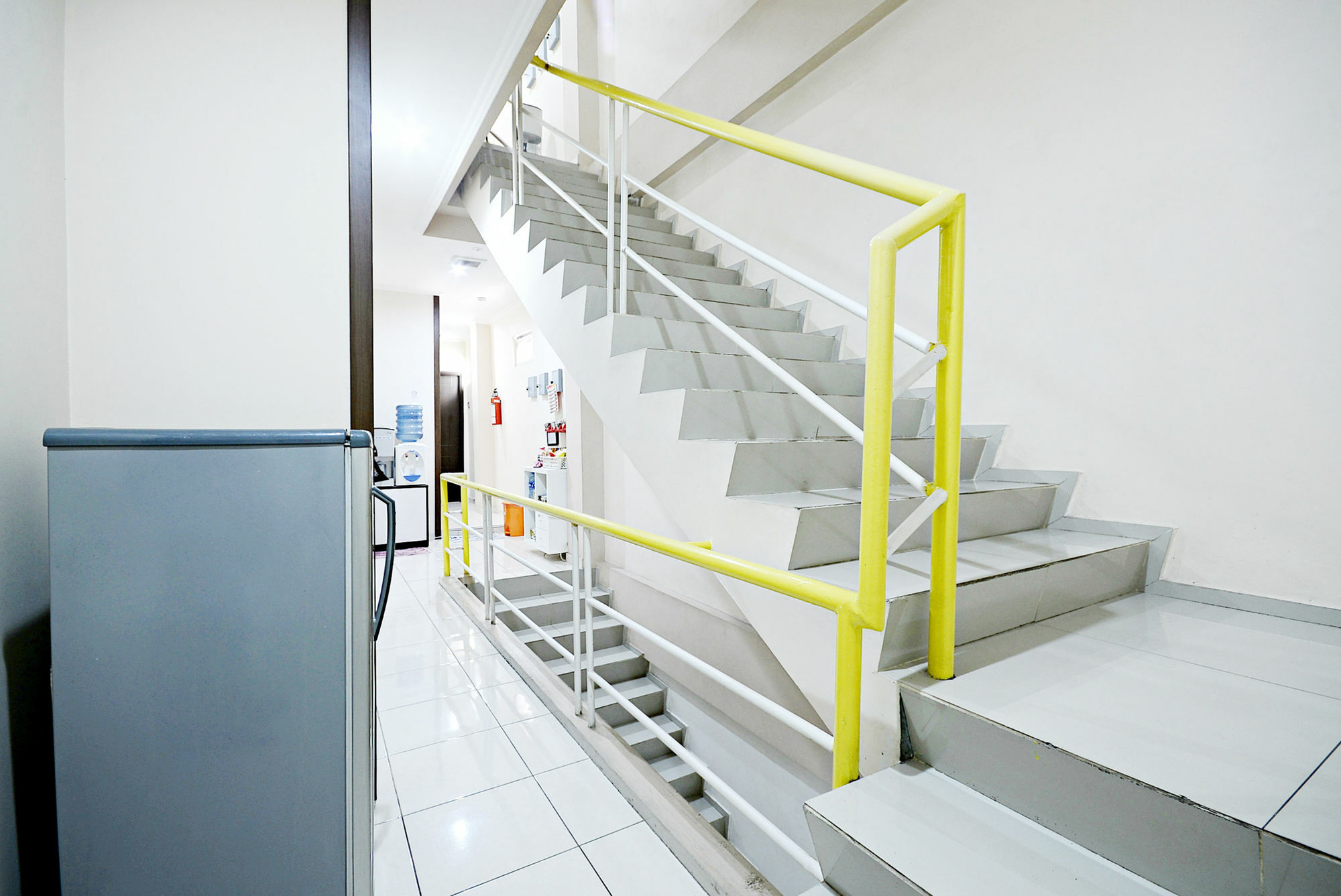 Zen Rooms Cideng Barat Jacarta Exterior foto